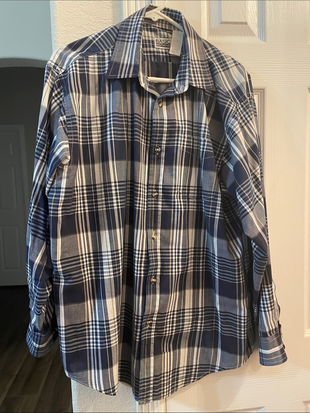 Basic Editions button down Plaid long sleeve shirt L
